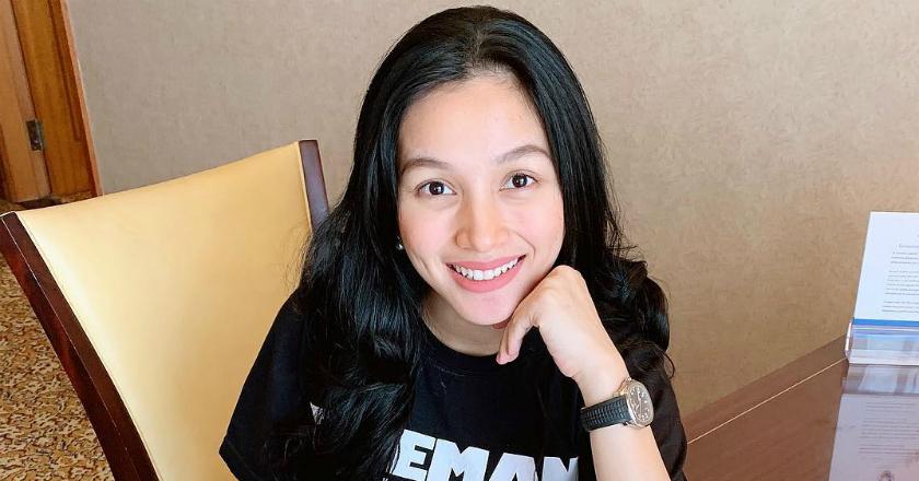 Dinikahi Anak Tiri Siti Nurhaliza, Tya Arifin Jadi Juri hingga Jualan Jamu