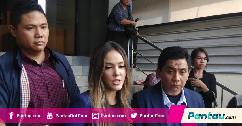 Laporkan Penyebar Foto Palsu Dirinya, Komitmen Cathy Sharon Perangi Hoax