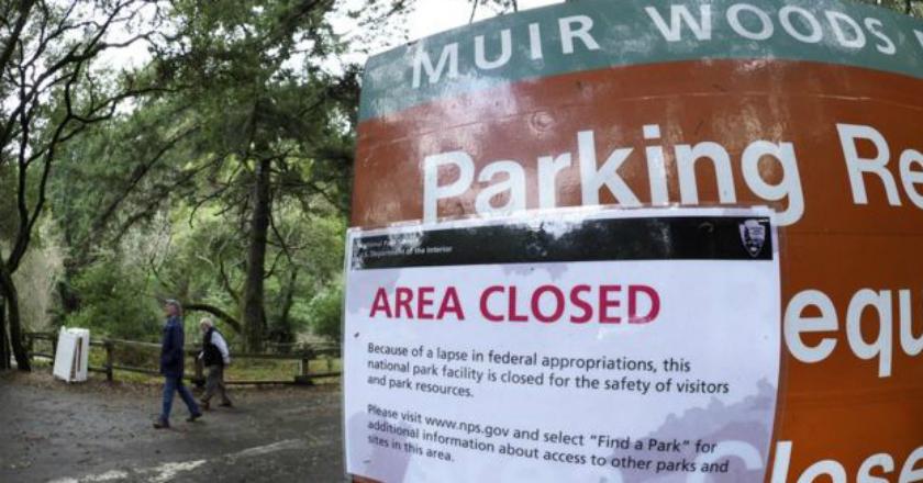 Gaji Karyawan Tertahan, Trump 'Shutdown' Salah Perhitungan Nih...