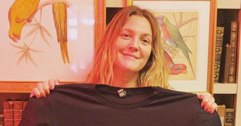 Drew Barrymore Lebih Baik Terlihat Tua Daripada Melakukan Operasi Plastik