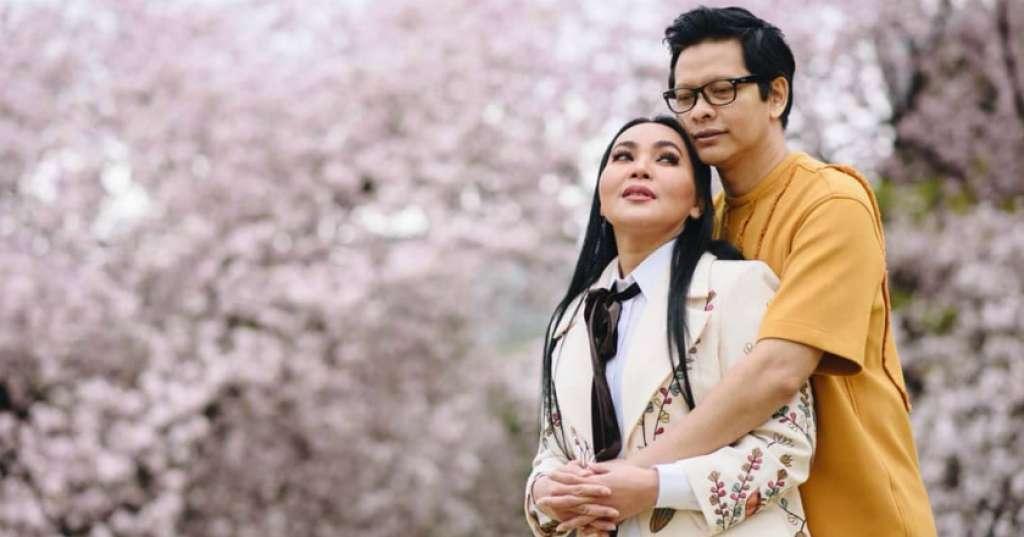 'Perjalanan Cinta' Kado Istimewa Ulang Tahun Pernikahan Armand Maulana-Dewi Gita
