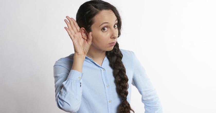 Waduh, Perempuan Ini Tiba-tiba Tidak Bisa Dengar Suara Pria!