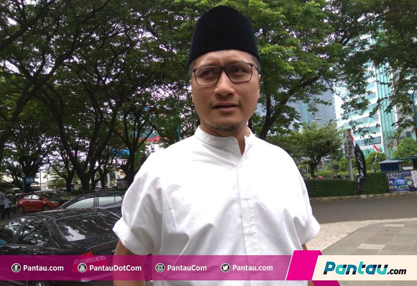 Mantab Hijrah, Arie Untung Selektif Pilih Tawaran Film