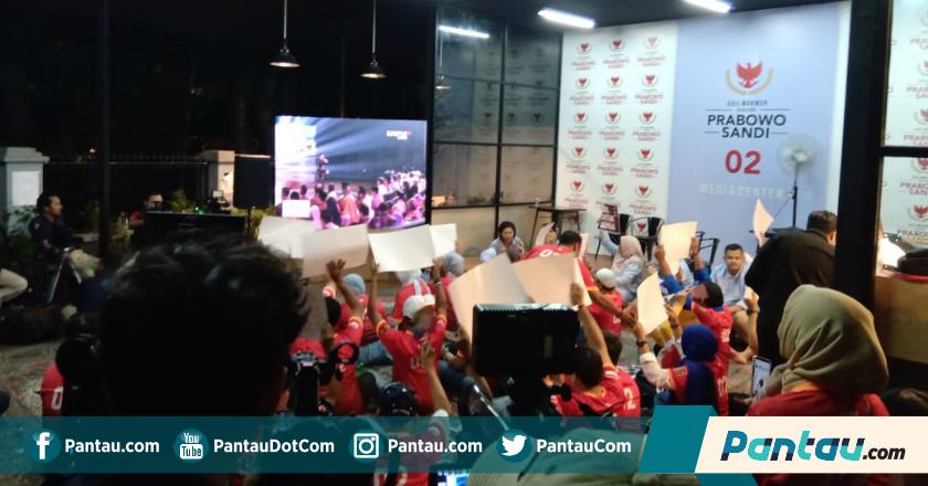Meriahnya Suasana Debat Pilpres di Markas Prabowo-Sandi