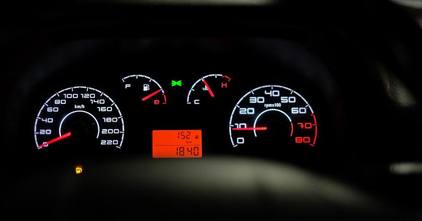 Ketahui Langkah Curang Penjual Mobil Bekas Melalui Speedometer
