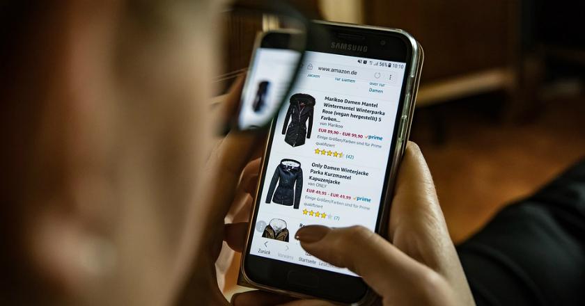 Ketua OJK Cerita Belanja di Platform e-Commerce, Tapi Belinya Kok