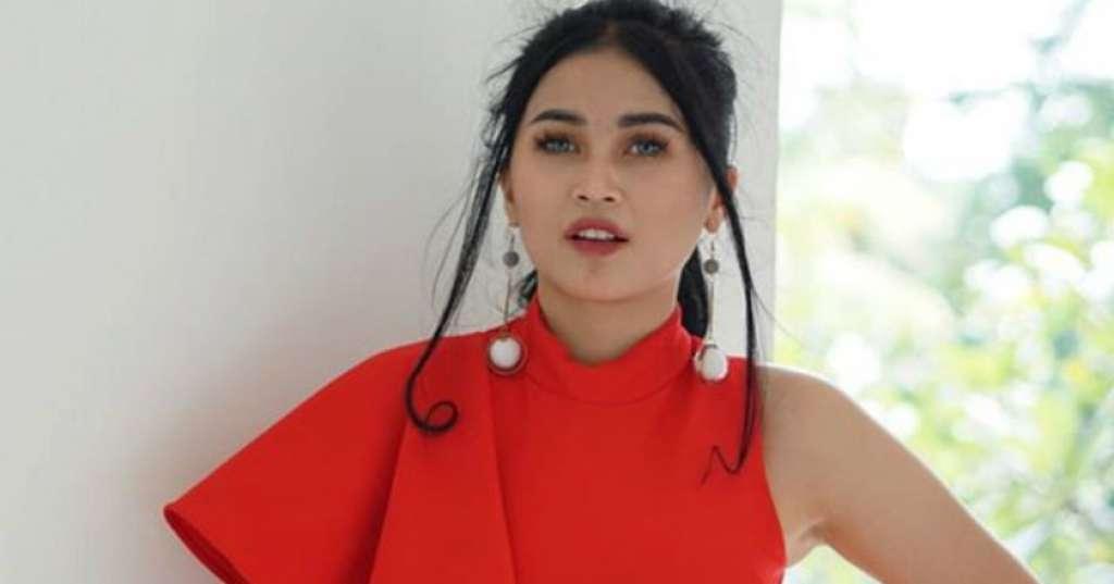 Pernah Ditawari Pasang Susuk, Ovi Sovianti Lebih Pilih Gunakan Air Doa untuk Karir