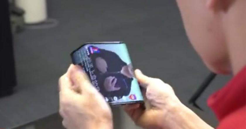 Keren Abis, Xiaomi Pamer Ponsel Layar Lipat