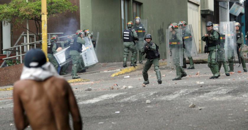 Skenario yang Sama: Krisis Venezuela Ingatkan Intervensi AS di Suriah 2011