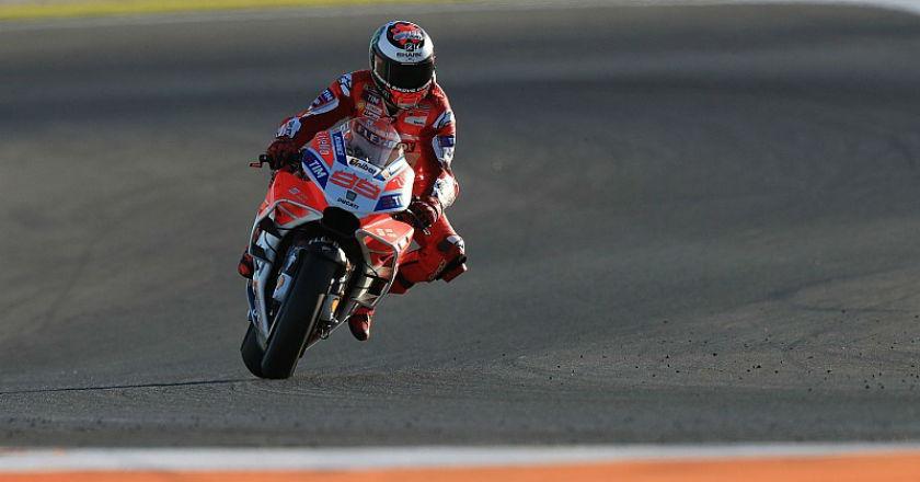 Gagal Finis di GP Qatar, Lorenzo Salahkan Pengereman
