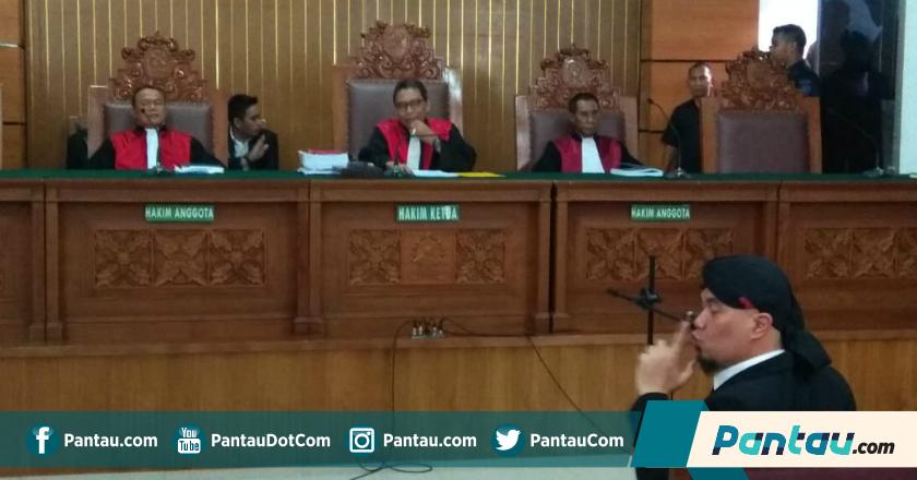 Hakim Perintahkan Ahmad Dhani Langsung Ditahan