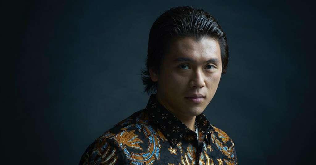 Reino Barack Beri 'Love Ungu' untuk Syahrini