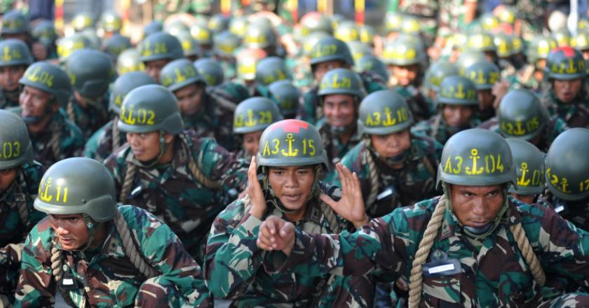 Jokowi Perpanjang Batas Usia Pensiun Prajurit TNI Menjadi 58 Tahun