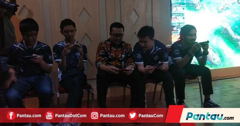 Main AoV Bareng Evos Indonesia, Menpora: Wiro Sableng Sudah Berjuang