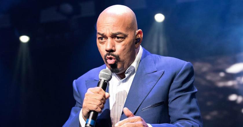 Penyanyi R&B Peraih Grammy Awards, James Ingram Meninggal Dunia