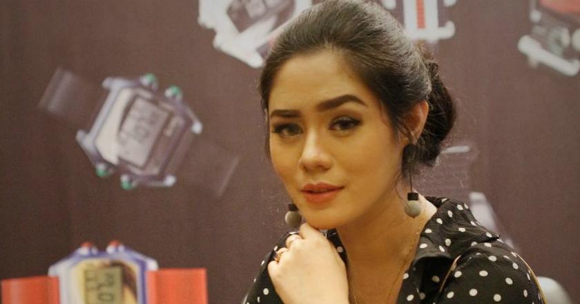 Artis Saphira Indah Meninggal Dunia dalam Keadaan Hamil