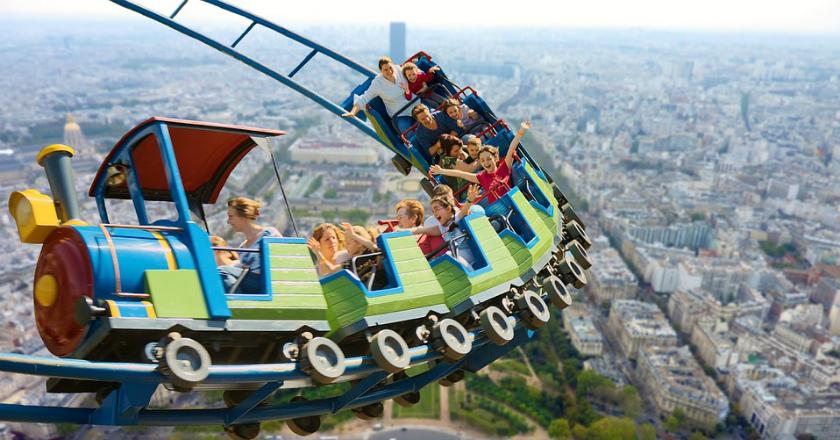 Mendebarkan! Ketika Roller Coaster 'Menakutkan di Dunia' Berhenti pada Ketinggian 45 Meter