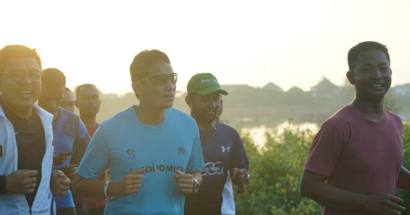 Jogging 'Politik' di Waduk Pusong, Sandiaga Cium Potensi Ekonomi