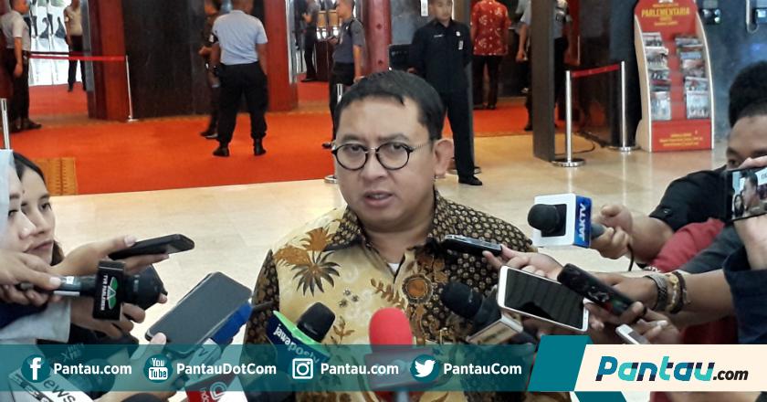 Fadli Zon Sebut Jokowi 'Desperado' karena Elektabilitas Nggak Naik