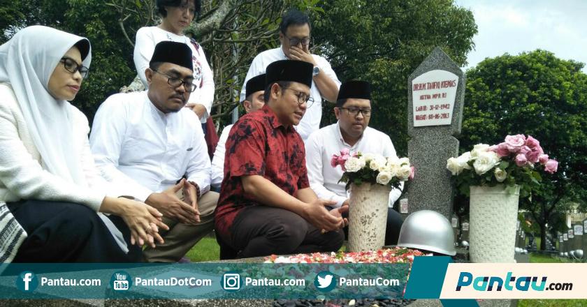 Muhaimin Iskandar Ziarah ke Makam Taufiq Kiemas, Ada Apa?