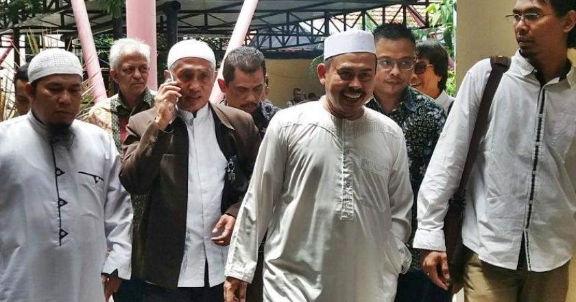 Didampingi Amien Rais, Ketua PA 212 Jalani Pemeriksaan di Polresta Surakarta
