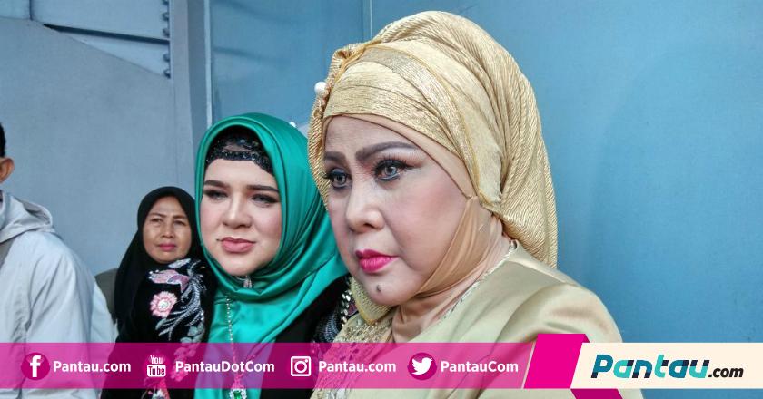 Cerita Sedih saat Elvy Sukaesih Jenguk Dhawiya di Penjara