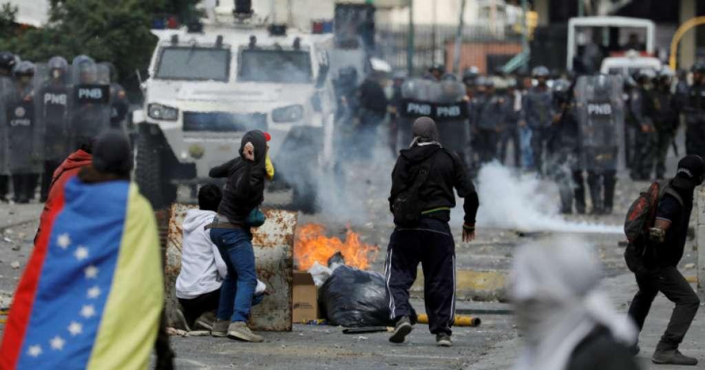 Maduro Tolak Bantuan Logistik, Suku Asli Venezuela Justru di Titik Berbeda