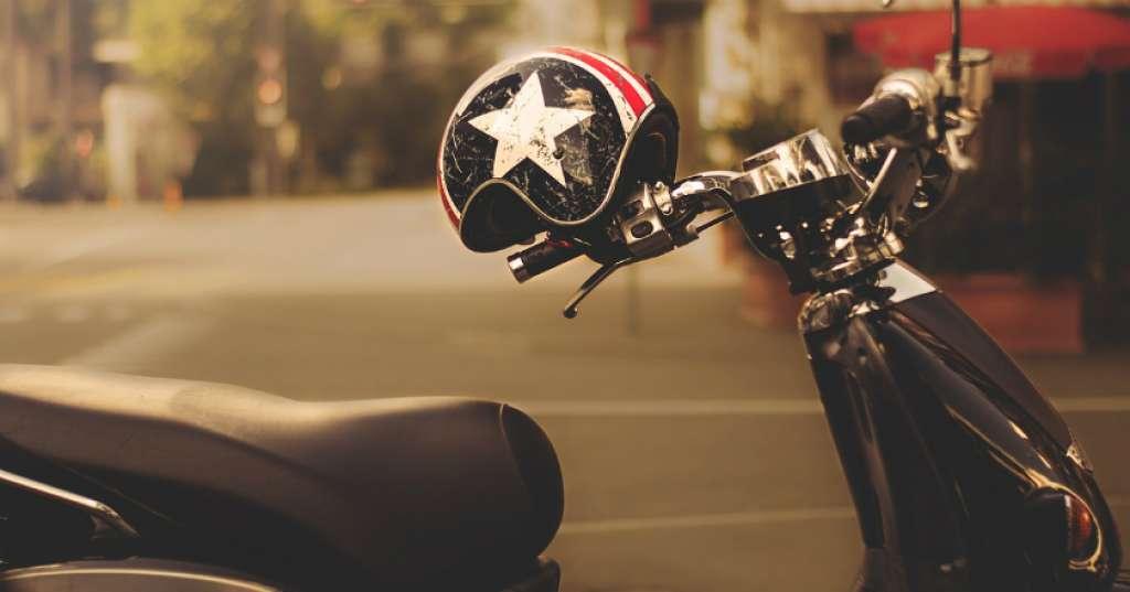 Gak Sembarangan, Begini Cara Mencuci Helm Motor