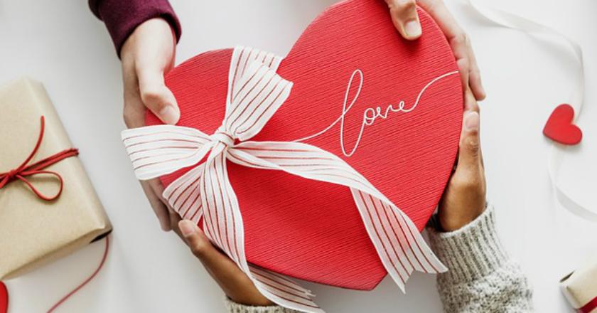 Mau Kasih Kado Valentine? Sebaiknya Sesuaikan dengan Usia