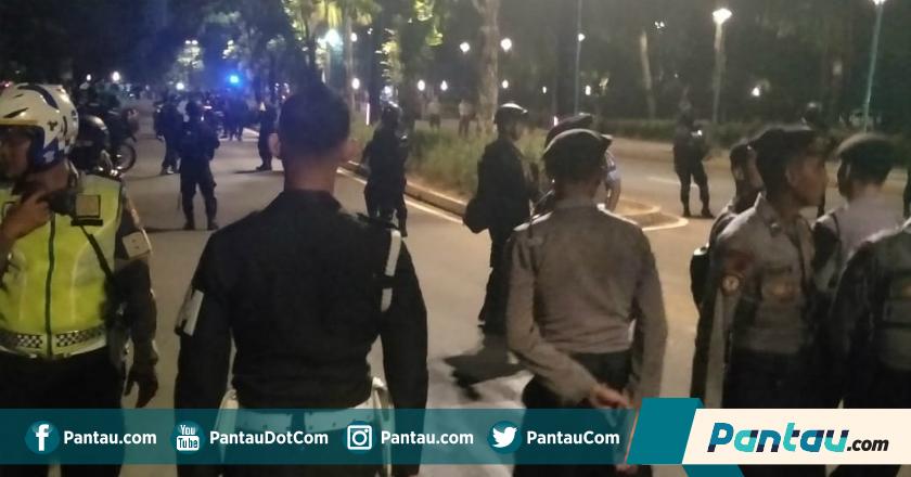 Saksi Mata Lihat Mobil Fortuner Putih Sebelum Ledakan Parkit Terdengar