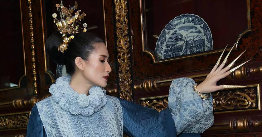 Usung Konsep Kemegahan Kerajaan Sriwijaya, Desainer Indonesia Memukau di 'Londn Fashion Week'