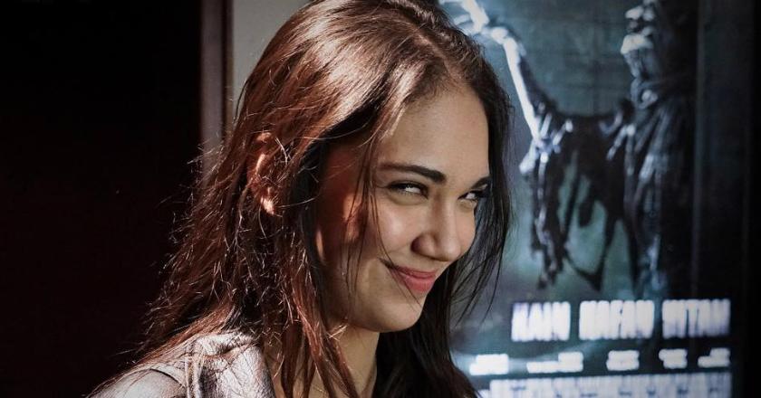 Calon Presiden Ini Membuat Artis Cantik Haico Van der Veken 'Jatuh Cinta'