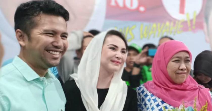 Cerita Gubernur Khofifah Soal Pendarahan Arumi Bachsin