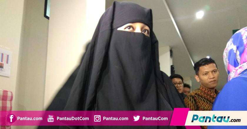 Opick Tak Hadiri Sidang Cerai, Istri Pertama: Dia Menghambat Waktu