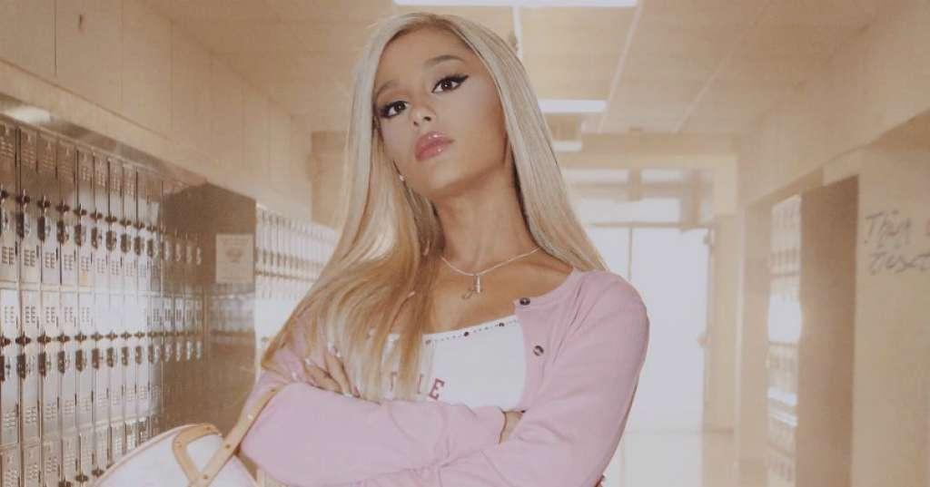 Mantap, Hanya Ariana Grande yang Mampu Samai Rekor The Beatles