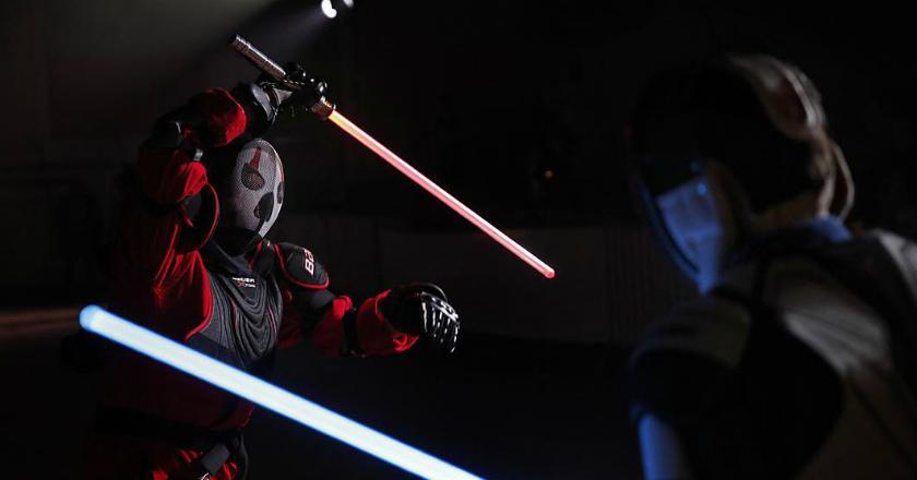 Tak Hanya di Film, Duel Lighsaber Ala 'Star Wars' Kini Resmi Jadi Cabang Olahraga di Prancis