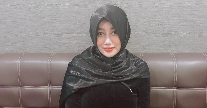 Kerap Tampil Seksi, Pamela Safitri 'Duo Serigala' Pamer Foto Berhijab