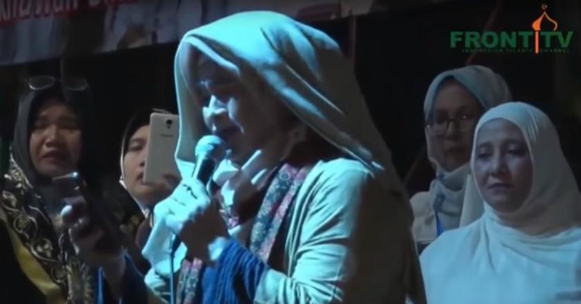 Puisi Kontroversial Neno Warisman di Munajat 212 yang Dianggap Mengancam Tuhan