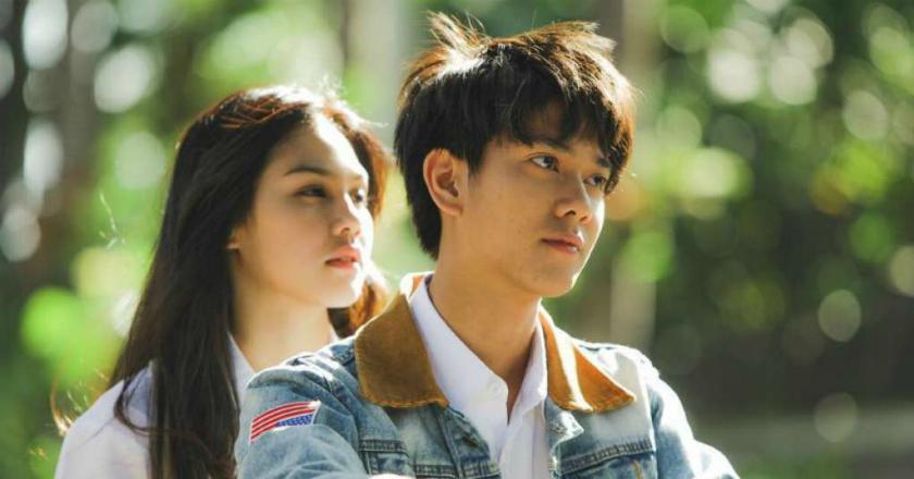 Selamat Hari Dilan..... Kabar Gembiranya Ada Sudut Dilan di Bandung