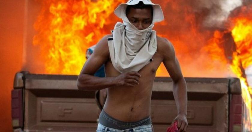 Kerusuhan Terjadi di Perbatasan, Maduro Lancarkan Demo Tandingan