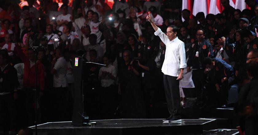 Jika Terpilih, Jokowi Janji Berikan Tiga Kartu Baru Ini untuk Bantu Masyarakat, Apa Saja?