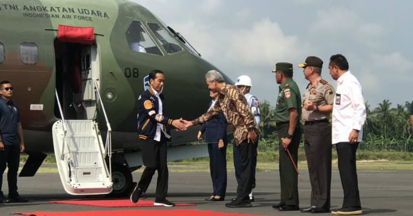 Bertolak ke Cilacap, Jokowi Resmikan PLTU dan Bagikan Sertifikat Tanah
