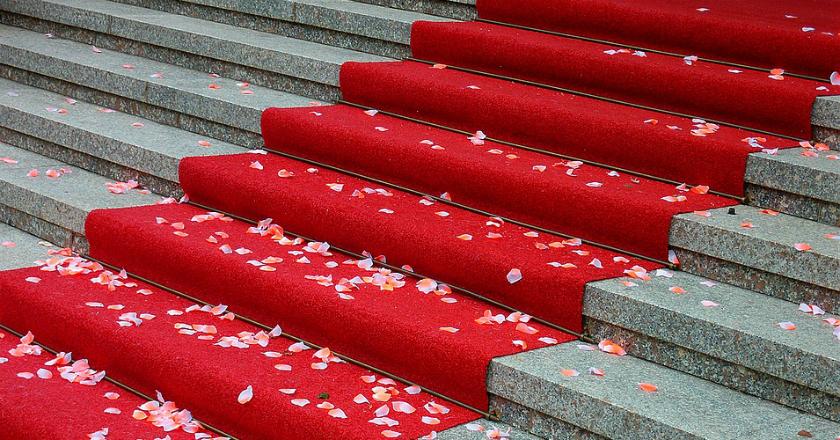 Penghargaan Oscar Sukses Digelar, Tahu Nggak Sih Asal Usul 'Red Carpet'?