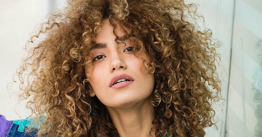 Lewat Situs Cinderella Esc, Model Azerbaijan Ini Lelang Perawan pada Politisi Jepang