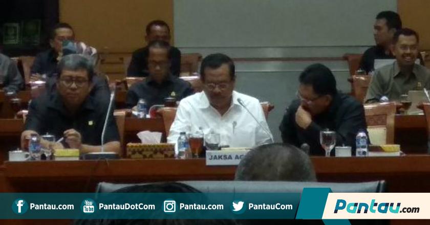 Ternyata, Ini Alasan Jaksa Agung Dukung Penundaan Pengumuman Cakada Tersangka