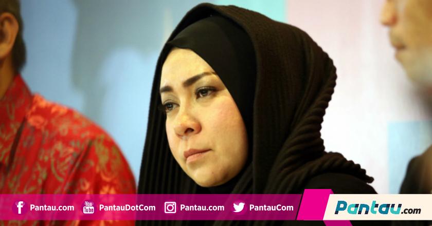 Melly Goeslaw Bikin Lagu Religi, Laku Nggak?