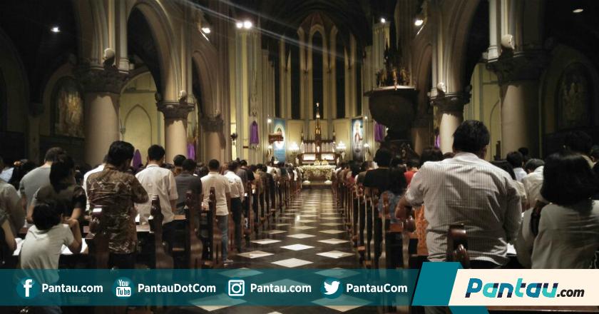 Begini Suasana Gereja Katedral Jelang Jumat Agung
