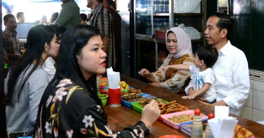 Semua Restoran di Labuan Bajo Disidak Buntut Jokowi Nyaris Makan Buah Berformalin