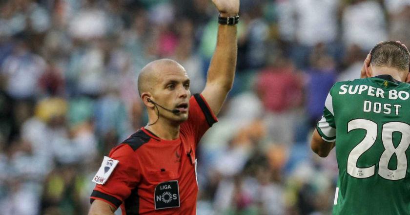 Keputusan Menggunakan VAR, Wasit Liga Portugal Dilempari Benda Berbahaya