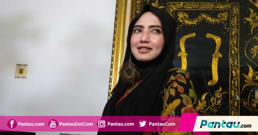 Bantah Sebagai Istri ke-3 Opick, Yulias Mochamad: Kalau Bisa Jadi yang Pertama, Kenapa...